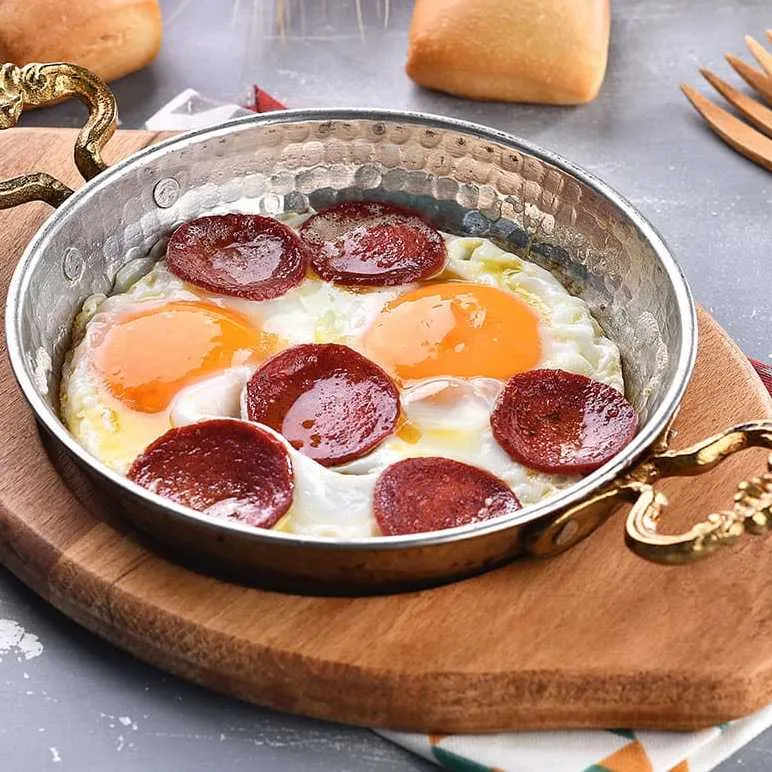 Sahanda Sucuklu Yumurta